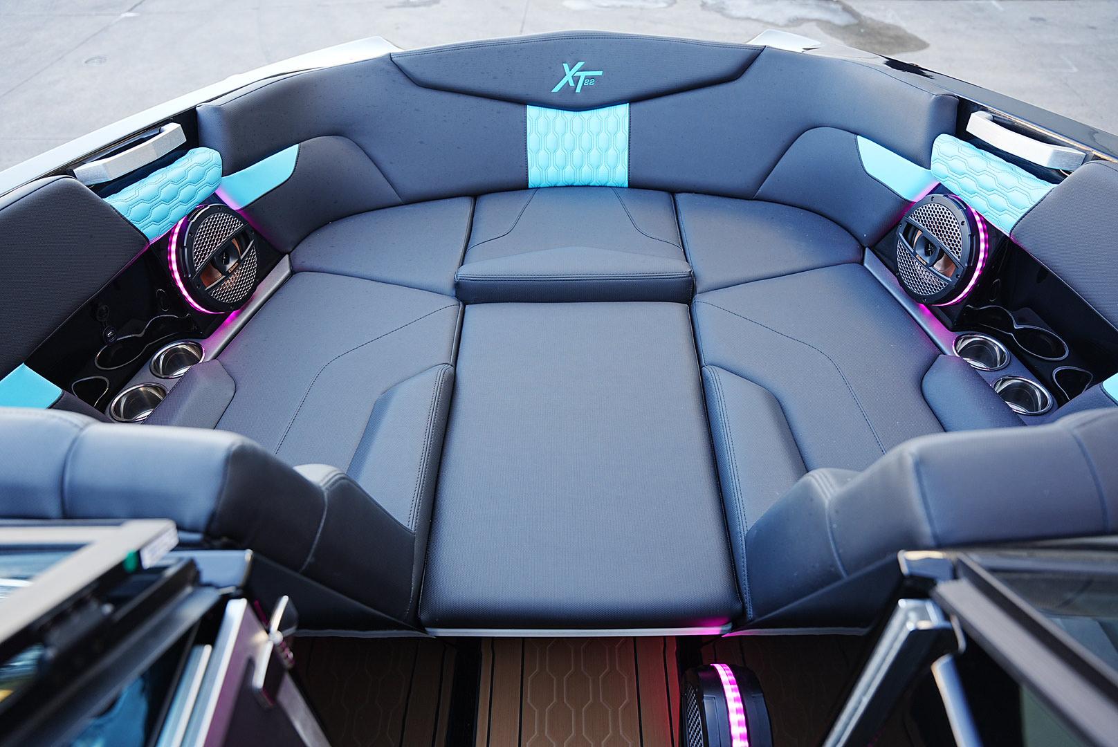 2024 MasterCraft XT22 &#8211; DEMO DISCOUNT! Fully Loaded!