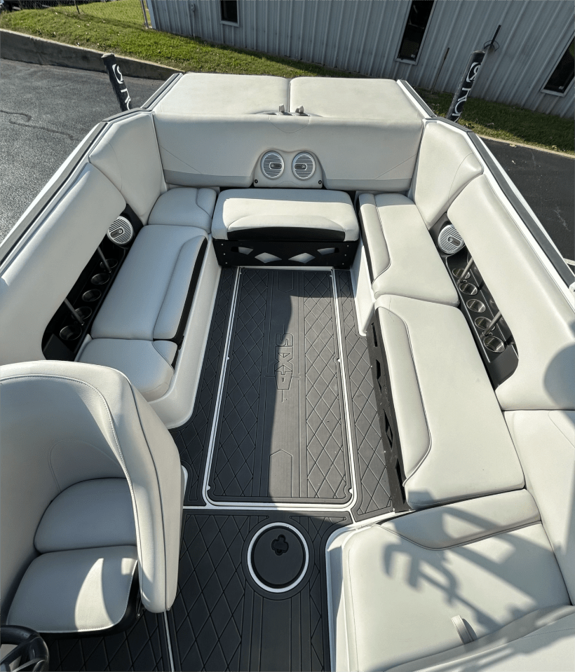 boat.Title