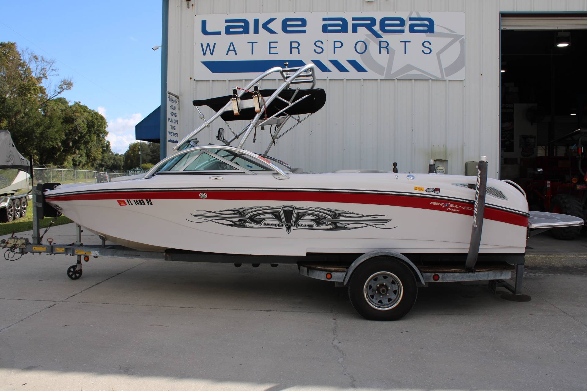 boat.Title