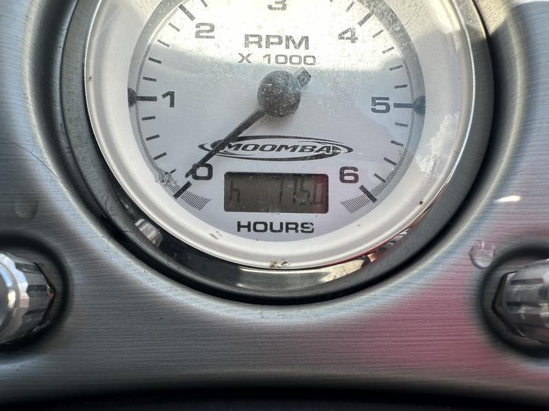 2005 Moomba Outback