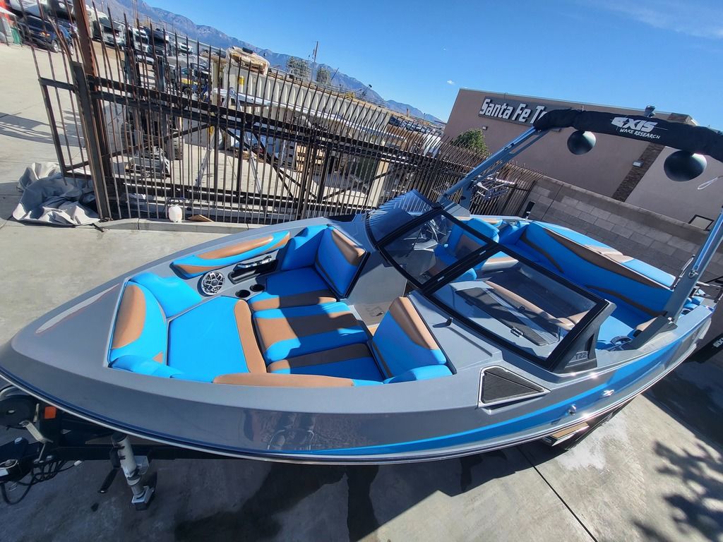 2020 Axis Wake Research T22 Icon