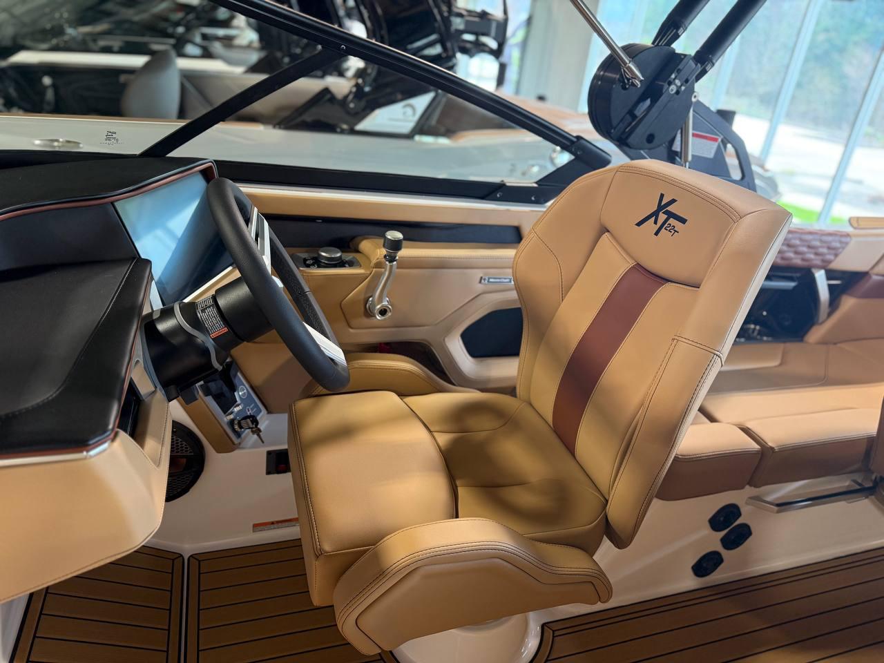 2025 MasterCraft XT22T