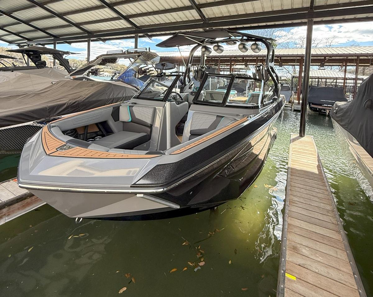 2021 G23 NAUTIQUE with thrusters