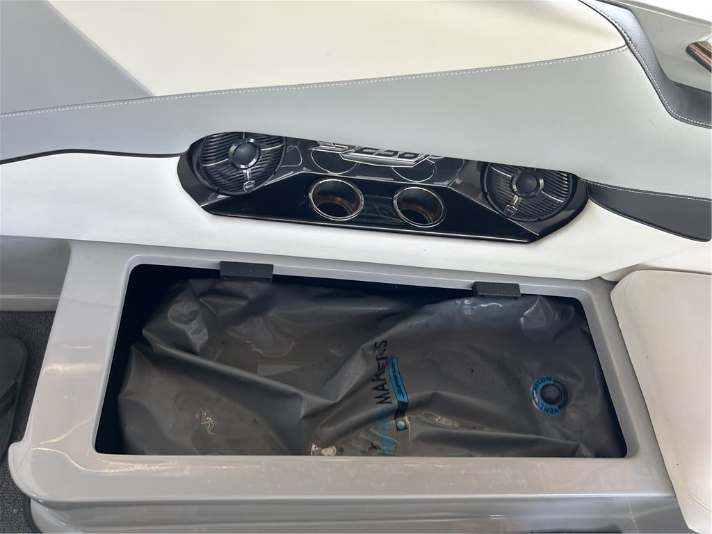 2019 S238 Boat and trailer Loaded with 210 hours