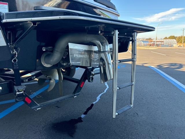 2017 Malibu Wakesetter 22 MXZ *Pending Deal*