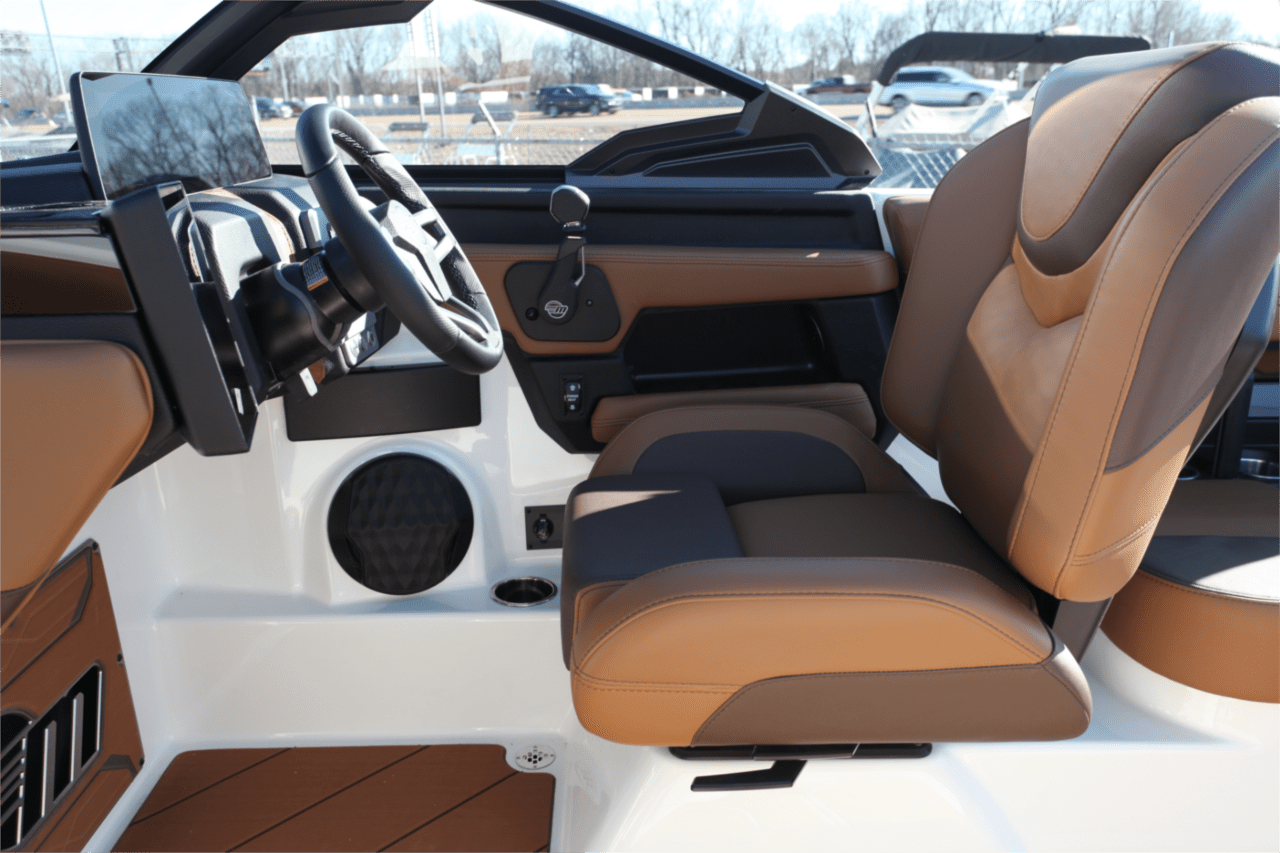 2025 Malibu 23 LSV