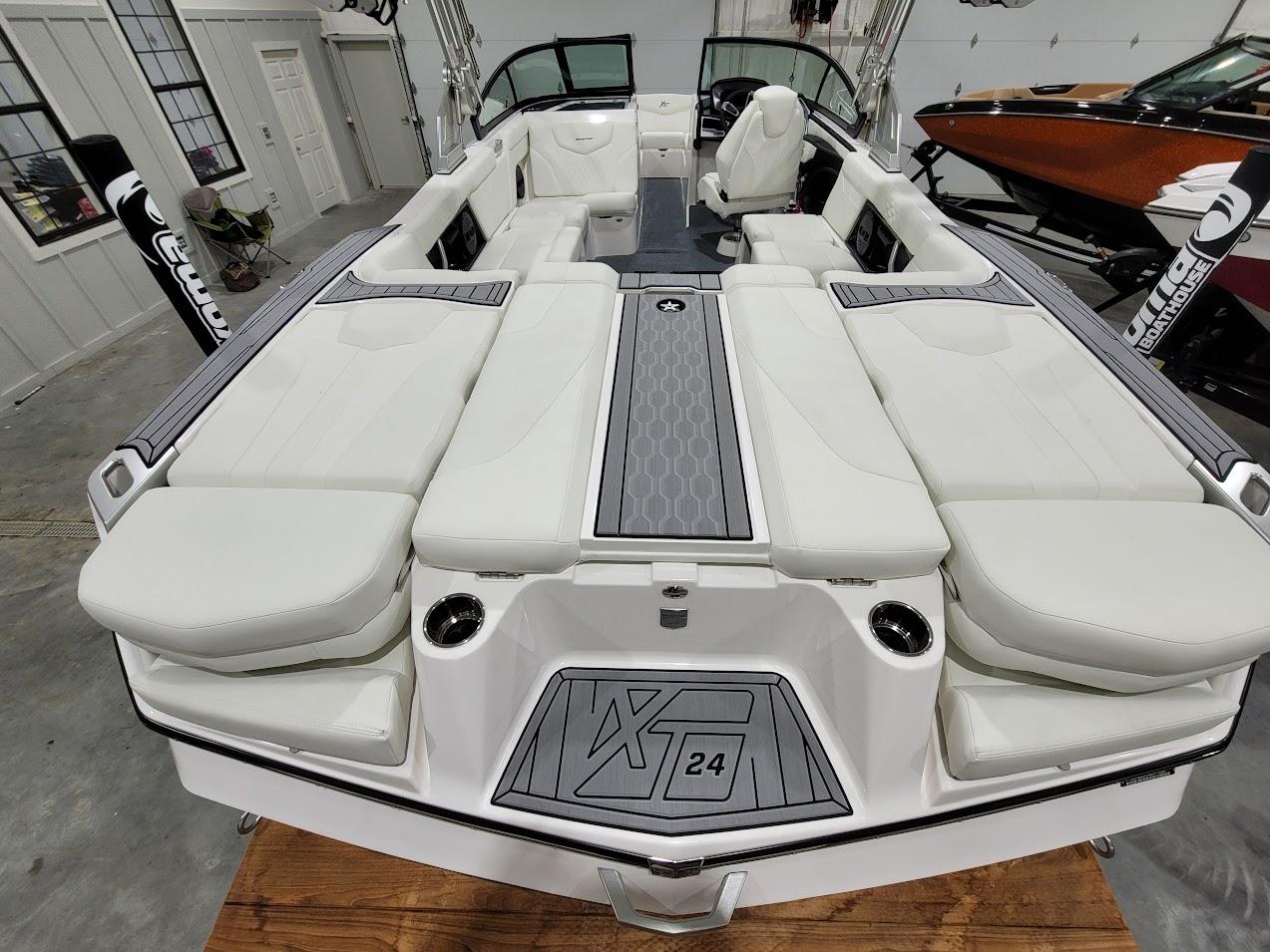 2024 MasterCraft XT24