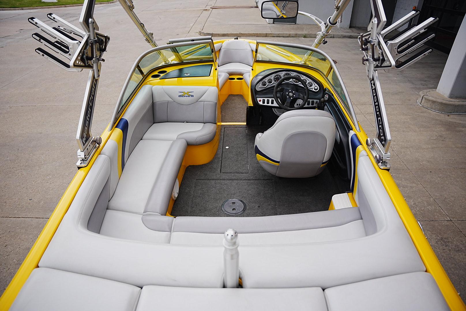 2007 MasterCraft X1 -NEW ENGINE, NEW WATER PUMP, NEW ALTERNATOR, NEW MANIFOLDS, NEW UPHOLSTERY!!!