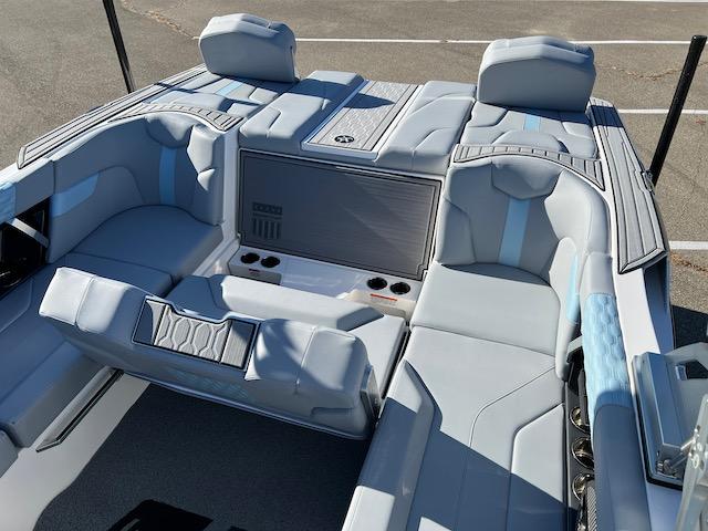 2024 MasterCraft XT22T