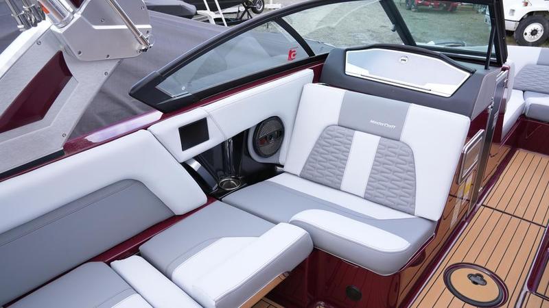 New 2023 MasterCraft X24
