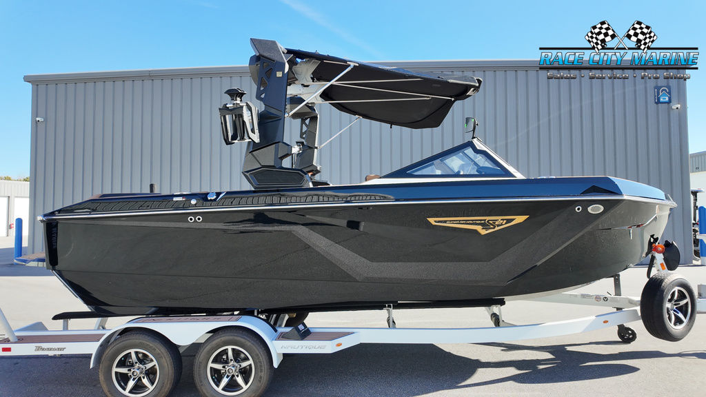 2025 Nautique S21