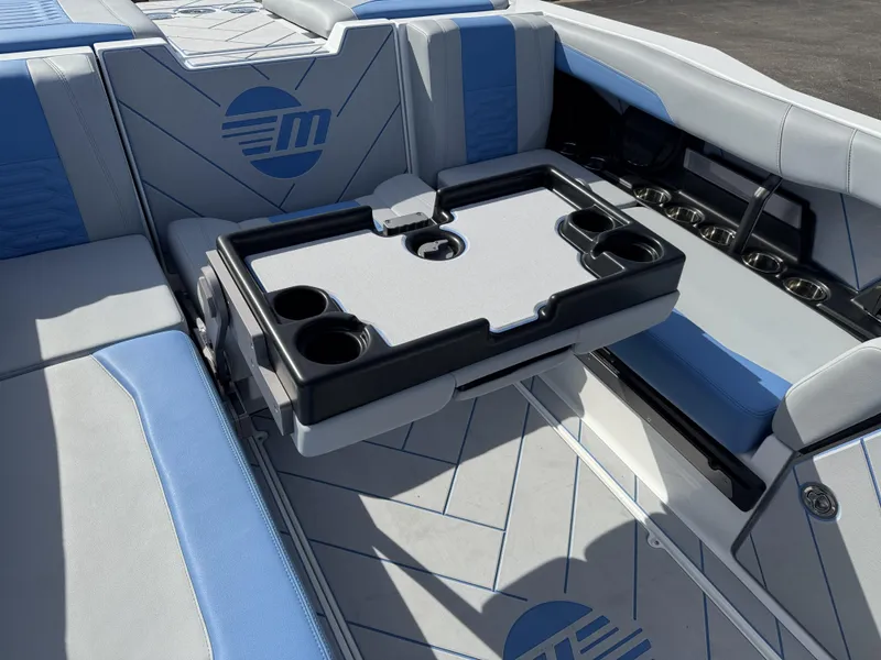 2025 Malibu 26 LSV