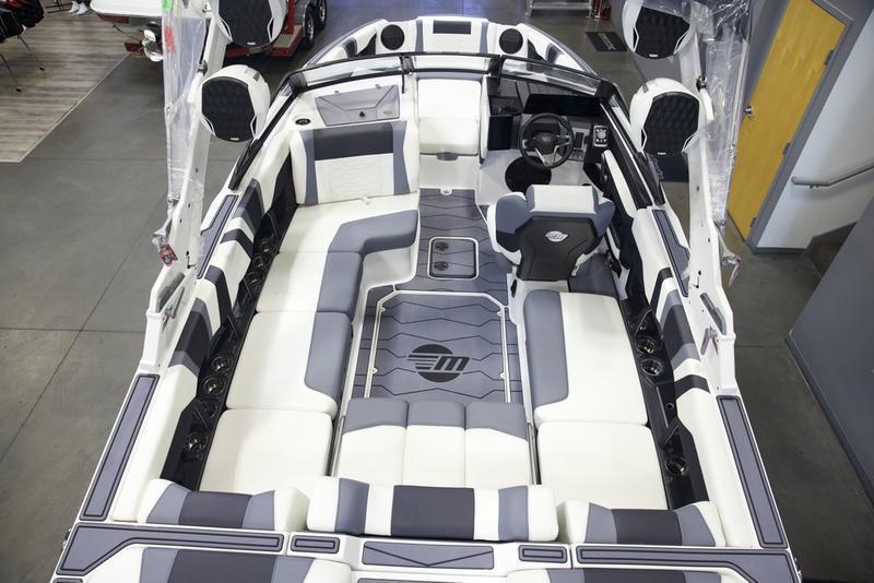 2025 Malibu 22 MXZ