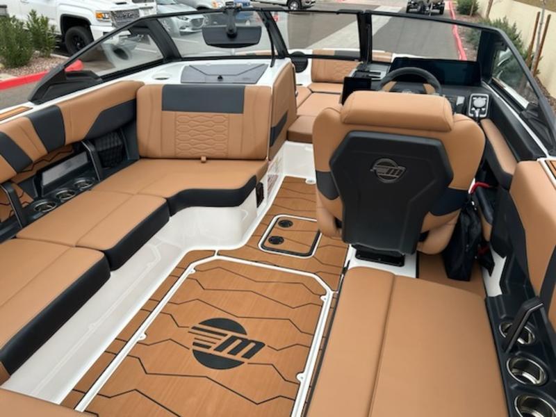 2025 Malibu 22 MXZ