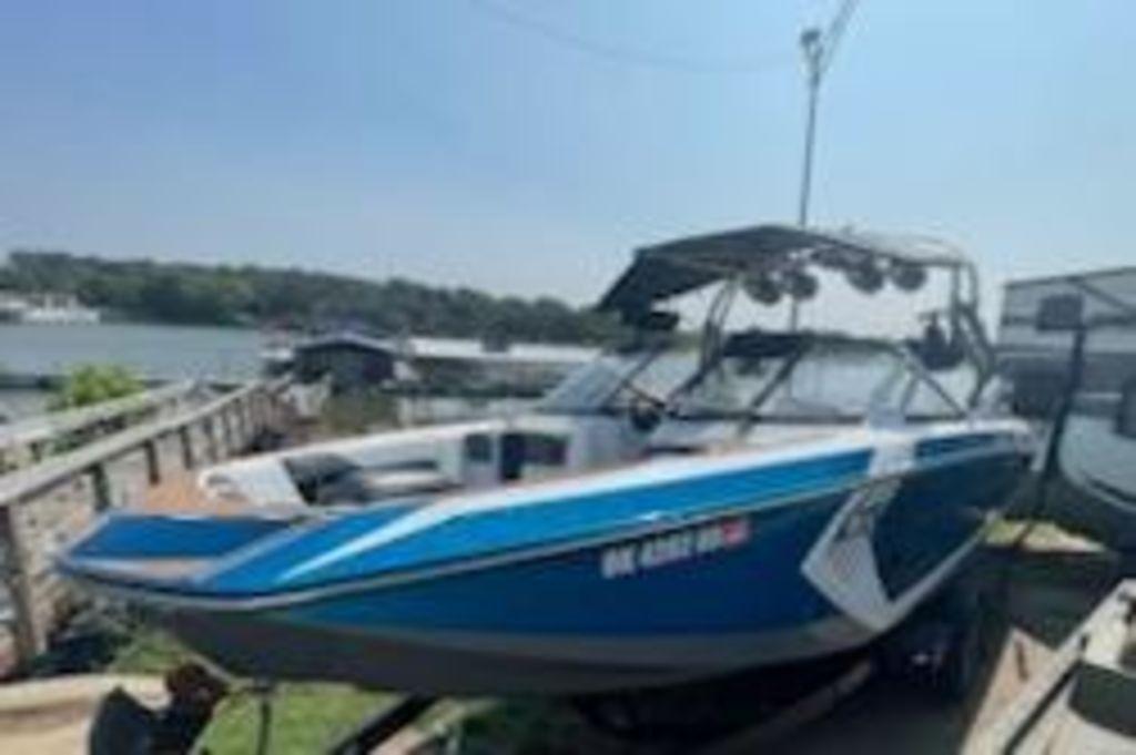 2017 Nautique G23