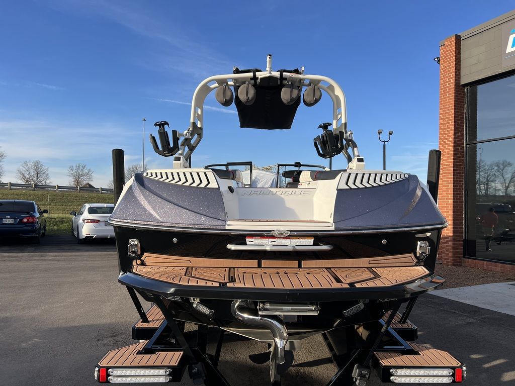 2018 Nautique G23