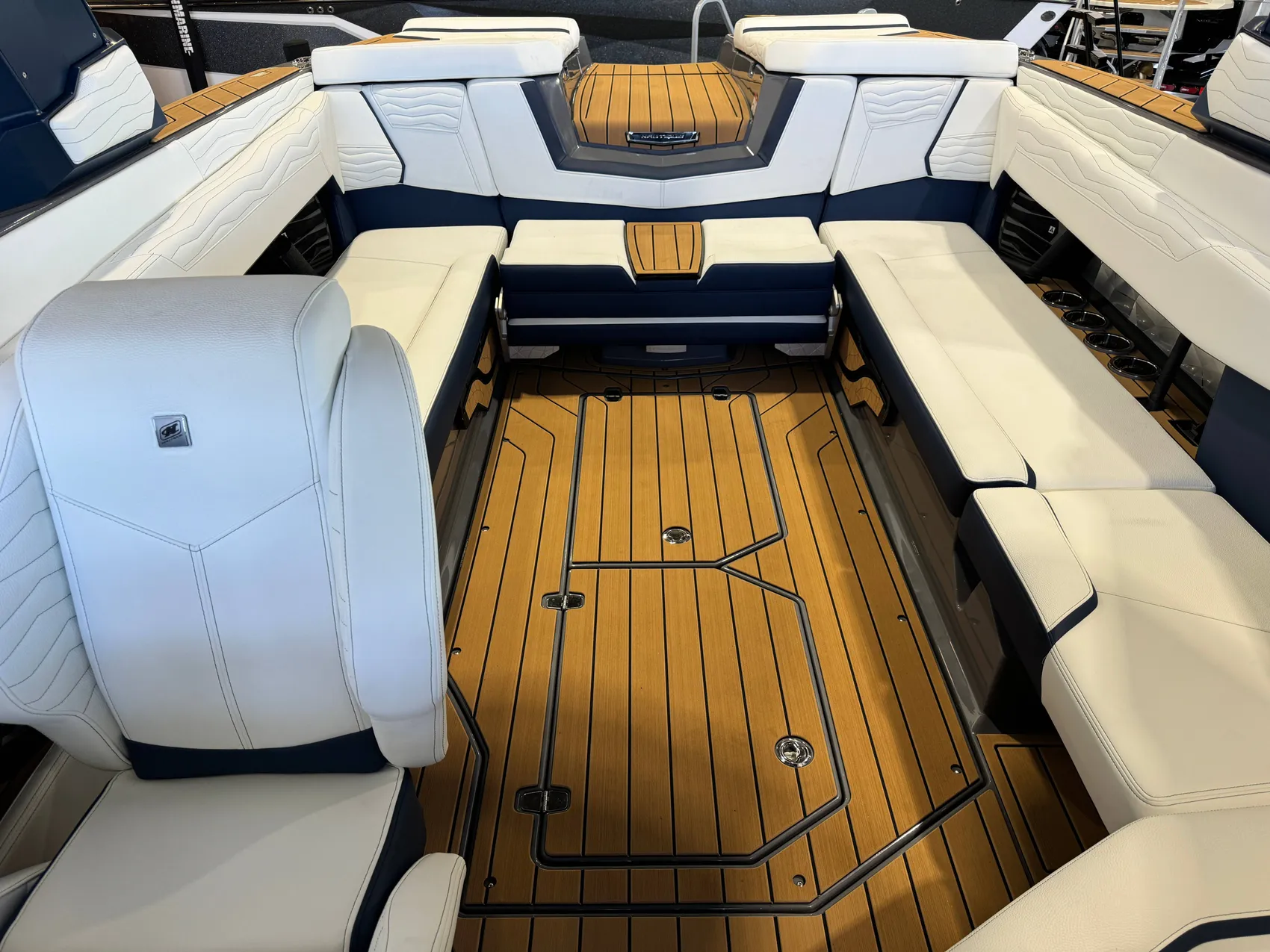 2025 Nautique G25