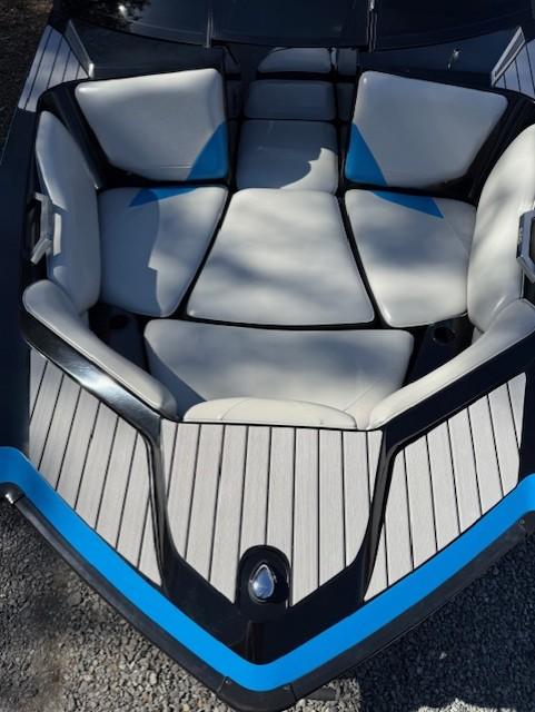 2012 Axis A22 Vandall