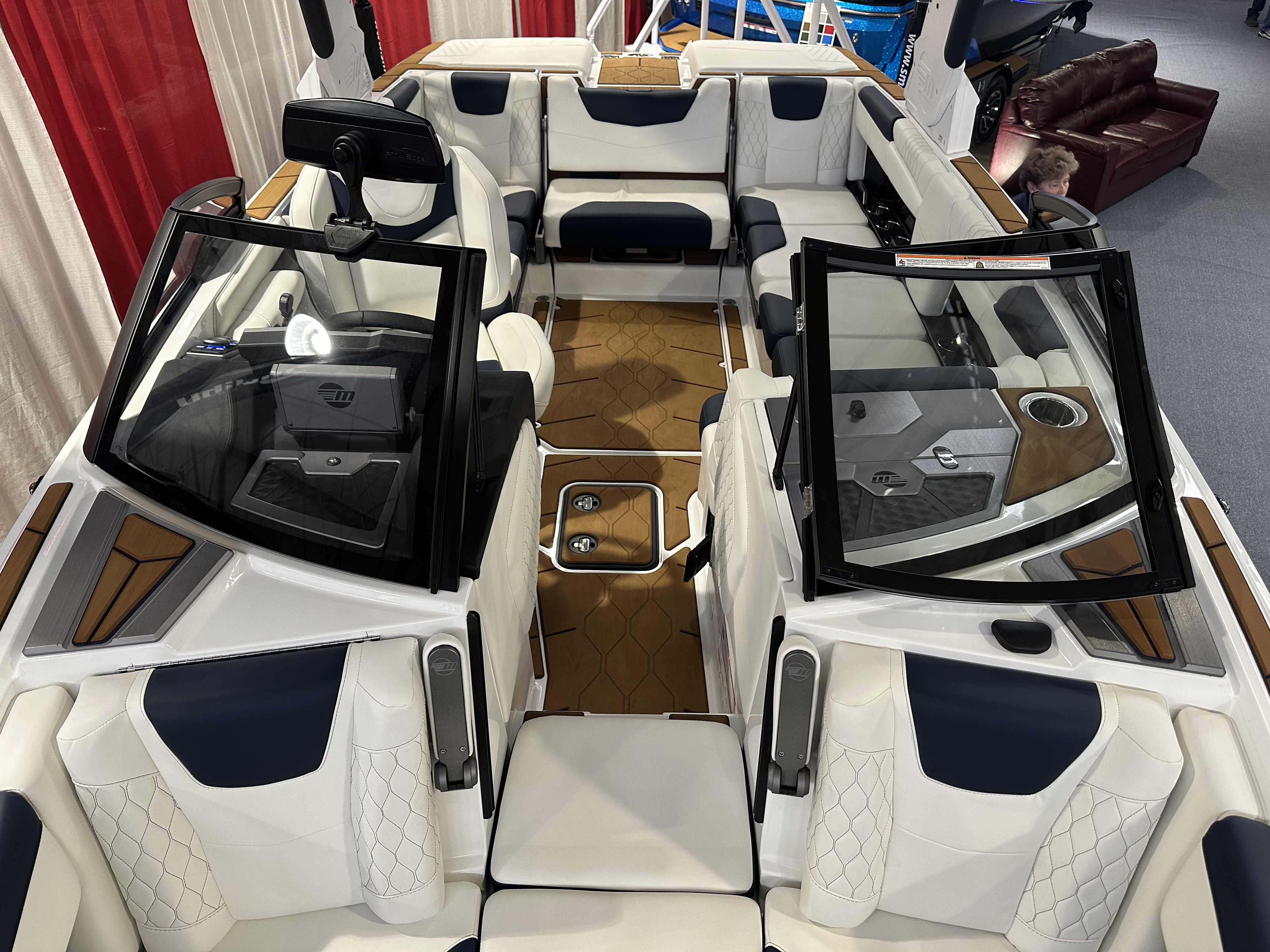 2023 Malibu Boats M220