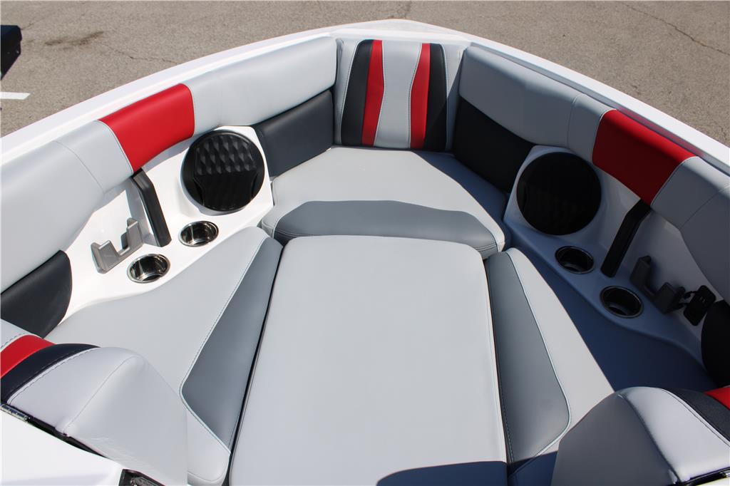 2023 Malibu 22 LSV