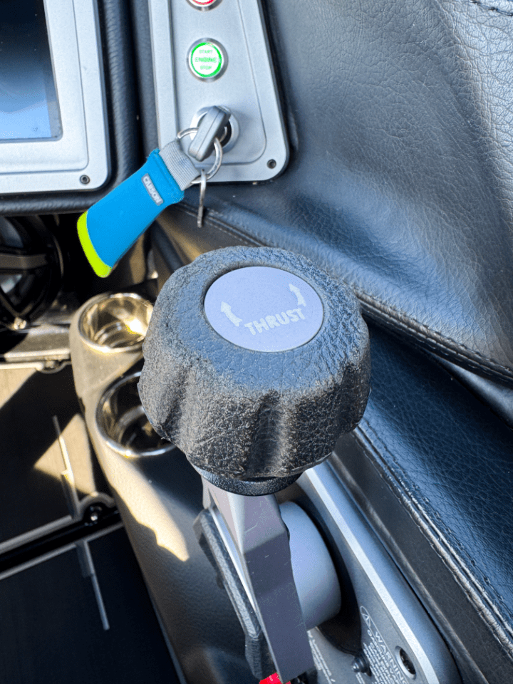 2022 Supra SE-450 – Thrusters