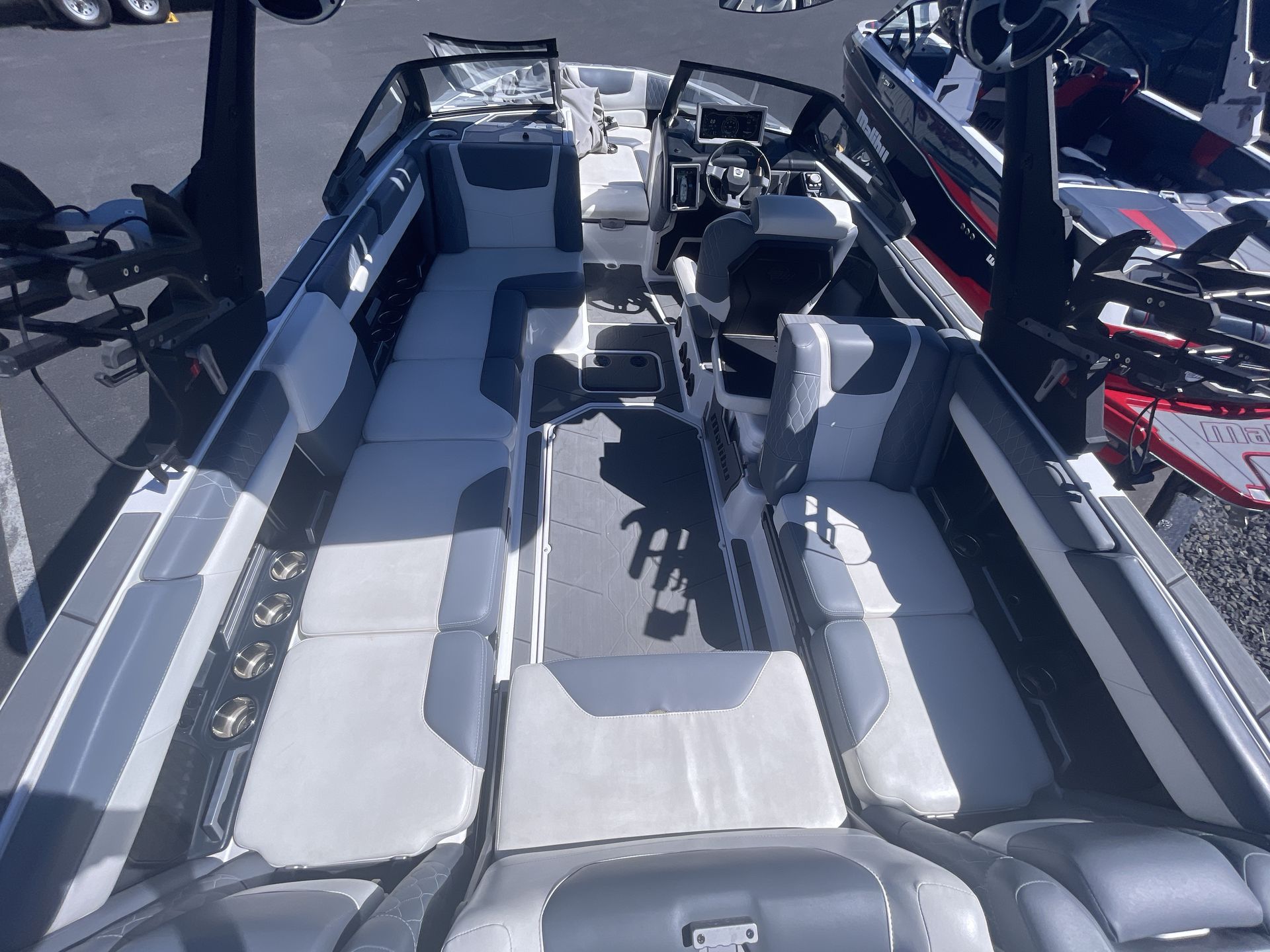 2021 Malibu M240