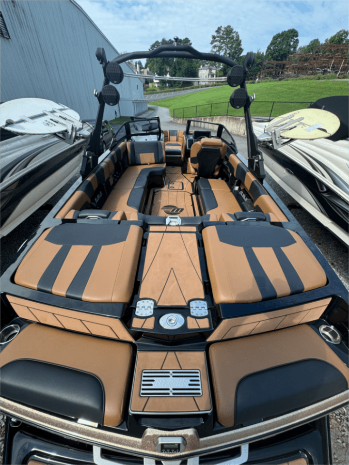 2022 Malibu 23 LSV M6DI 140 Hrs!