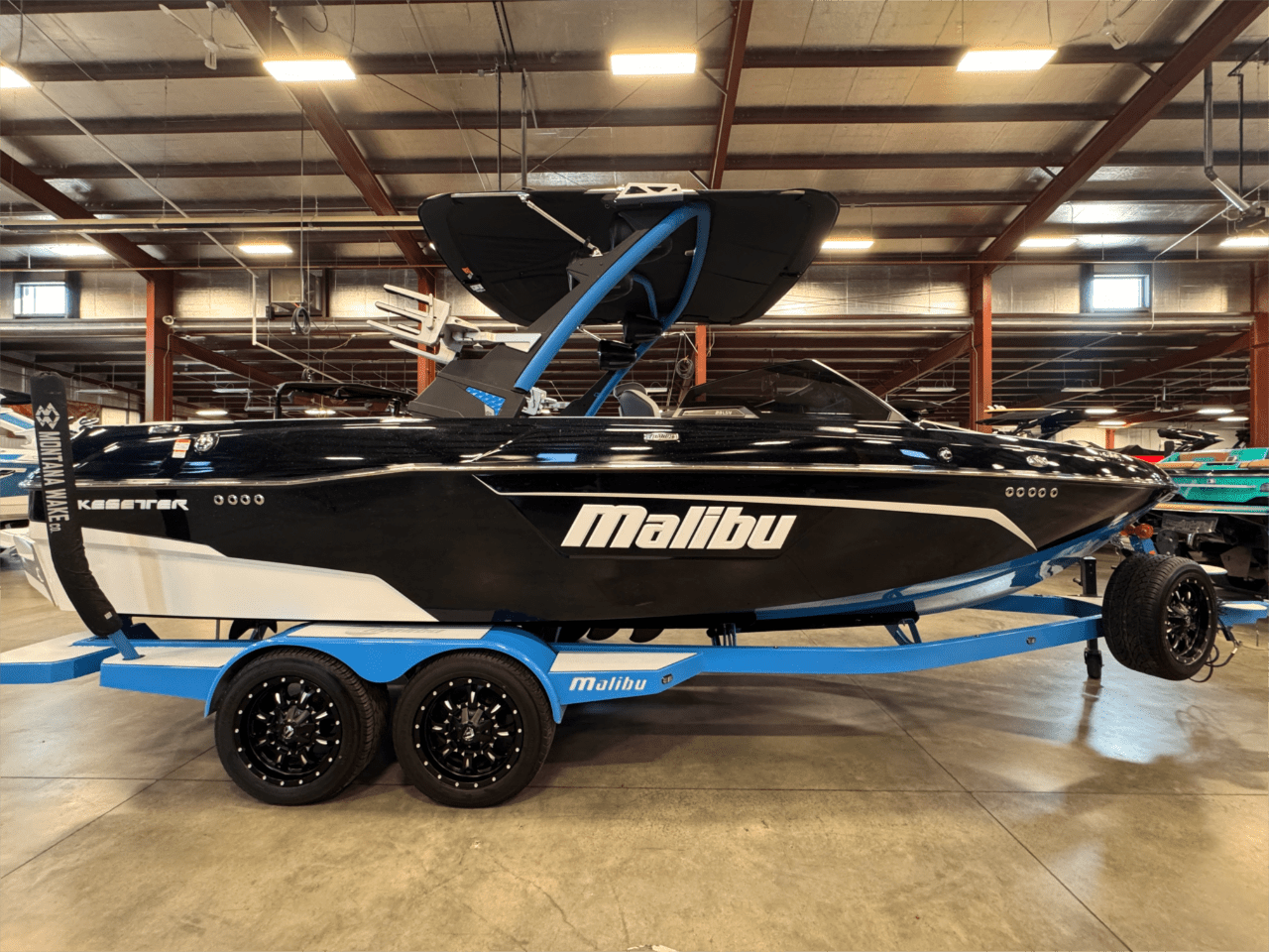 2022 Malibu 23 LSV