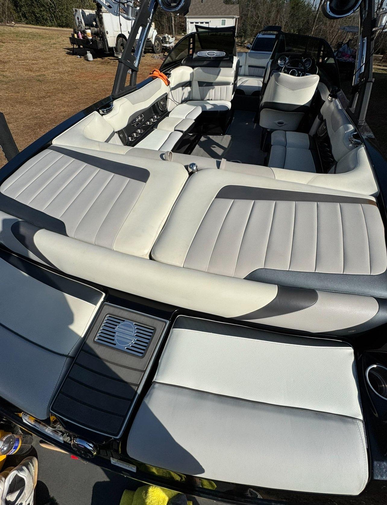 2013 Malibu 24MXZ