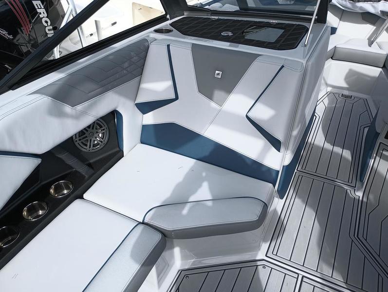 New 2024 Nautique S21
