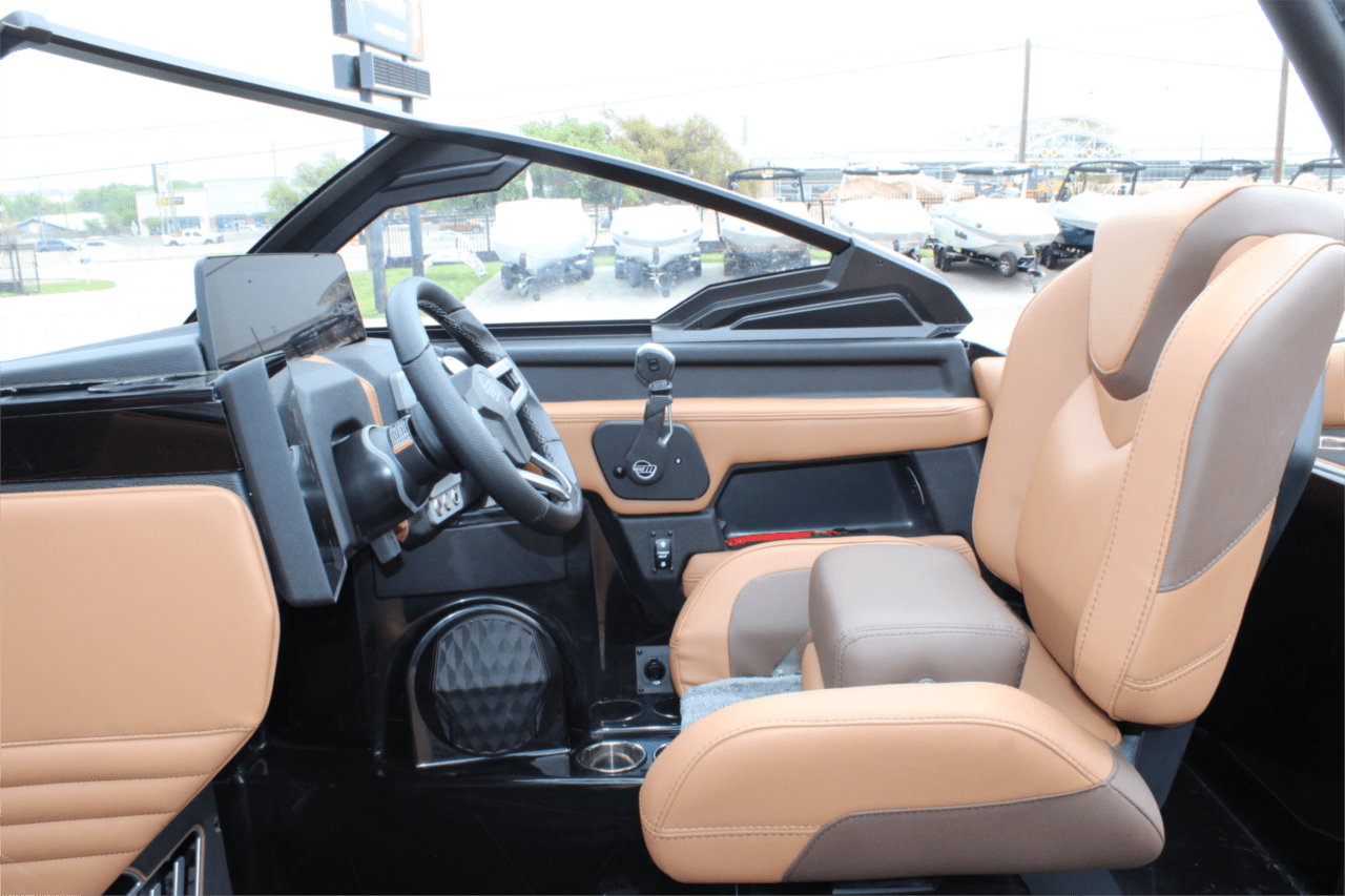2025 Malibu 25 LSV