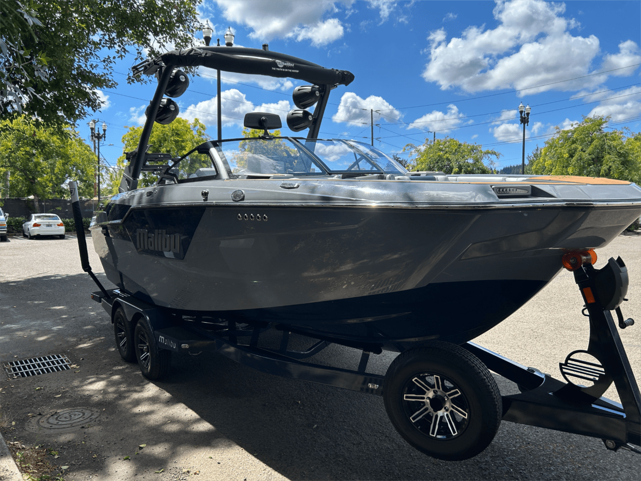 2024 Malibu M220 – Low Hours!