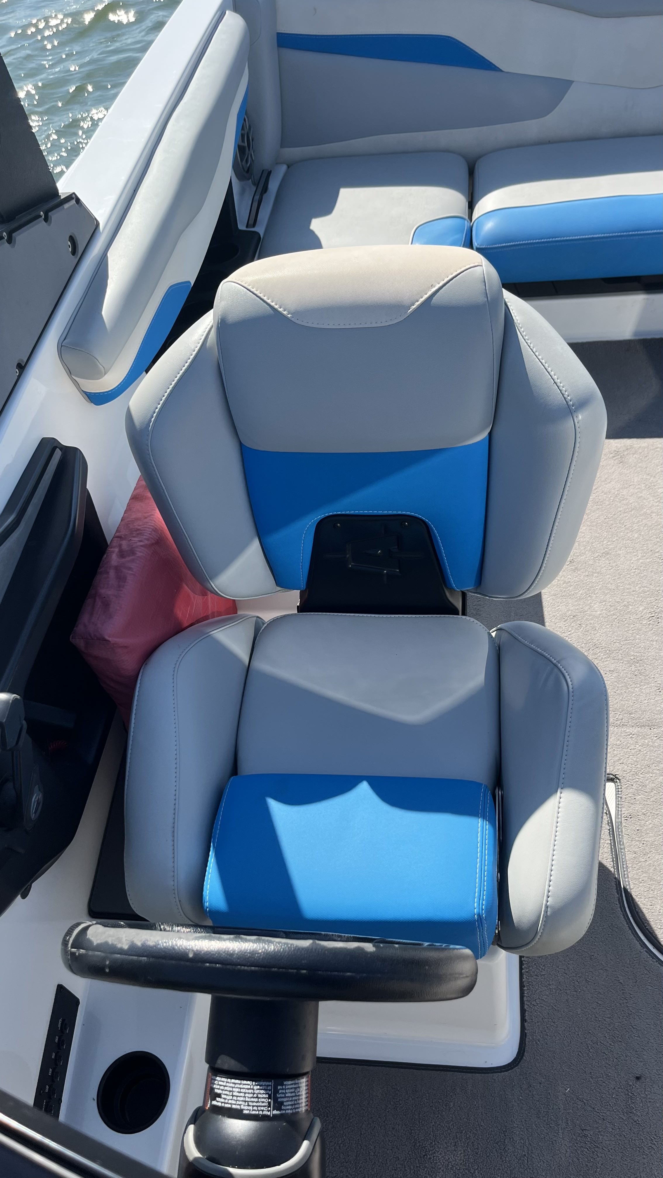2023 Axis T220