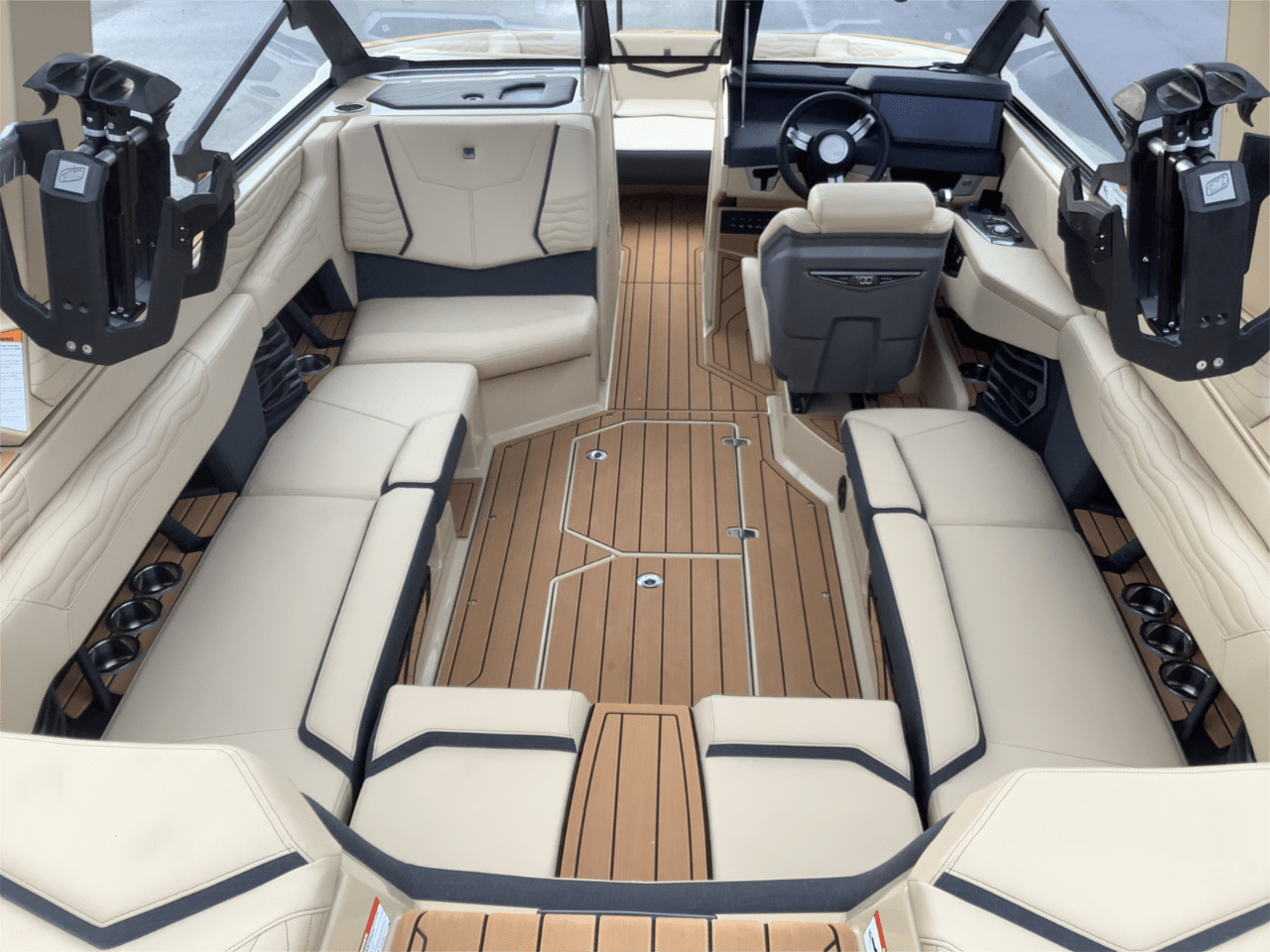 2025 Nautique G23