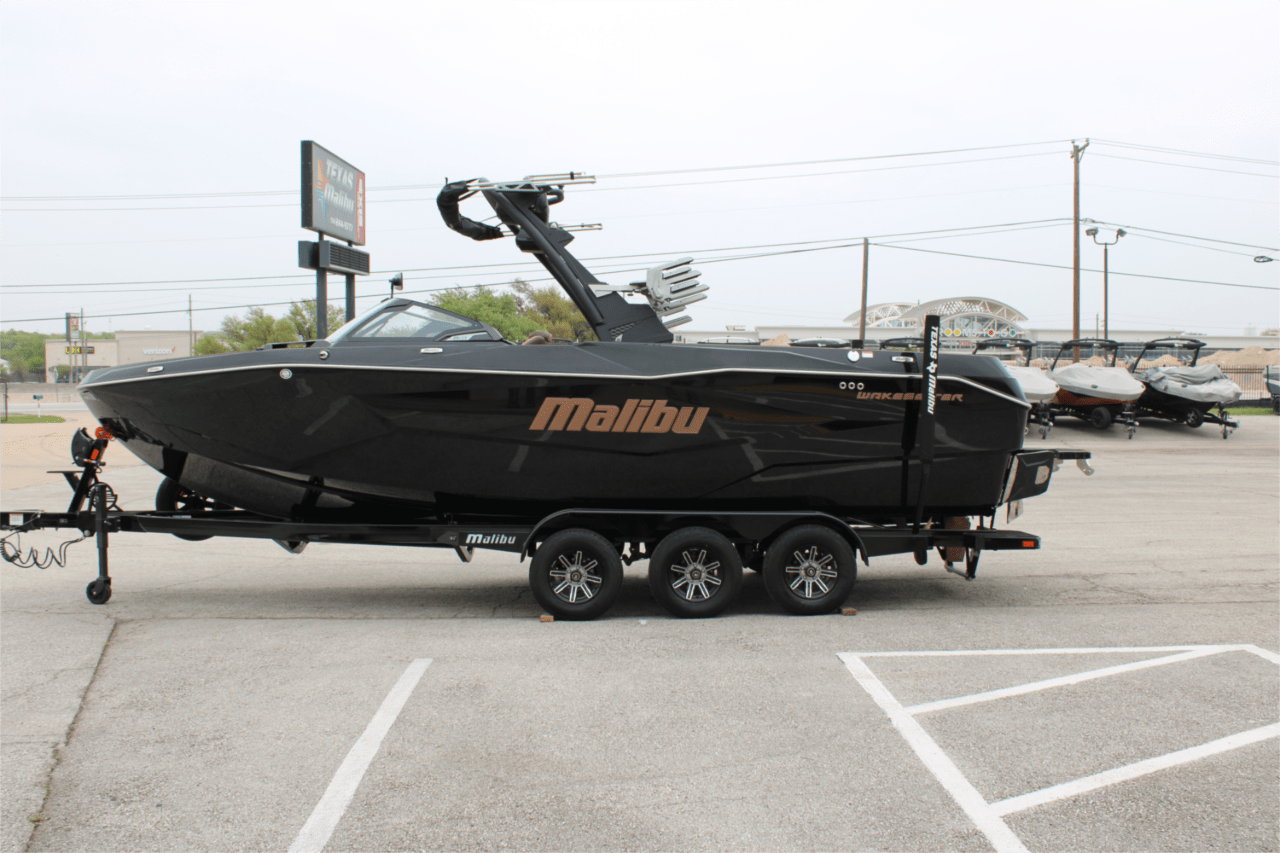 2025 Malibu 25 LSV