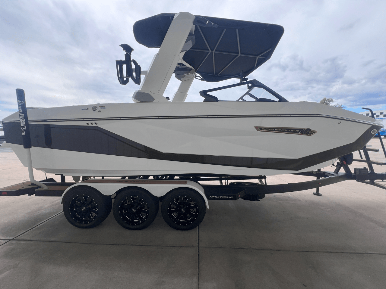 2025 Nautique G23