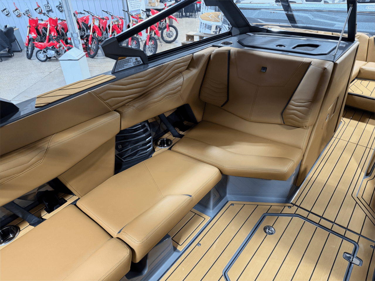 2025 Nautique G23