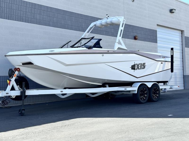 boat.Title