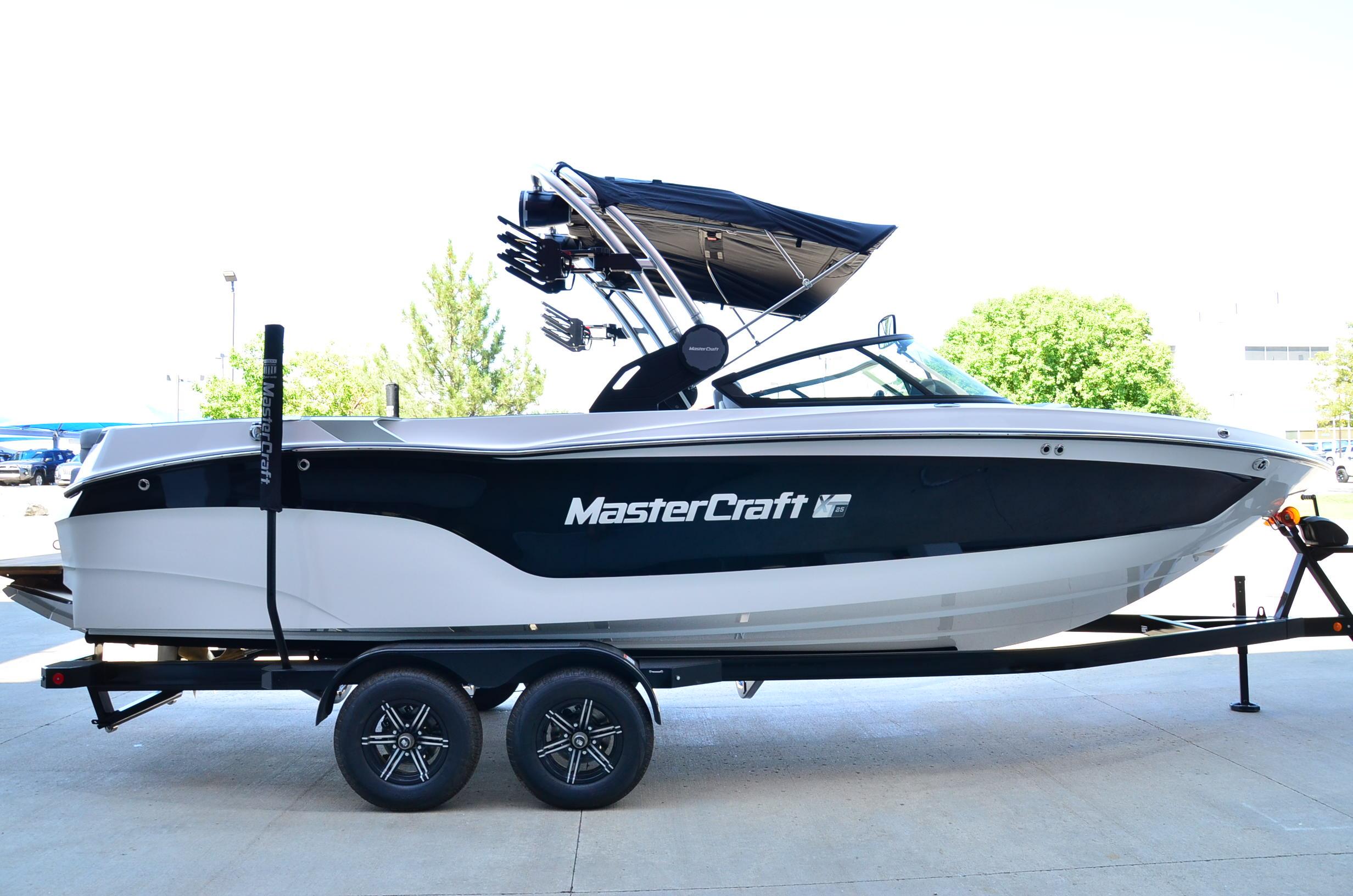 2024 MasterCraft XT25 – LOADED! Model Year End Sale! LOWEST PRICED XT25 IN THE COUNTRY!