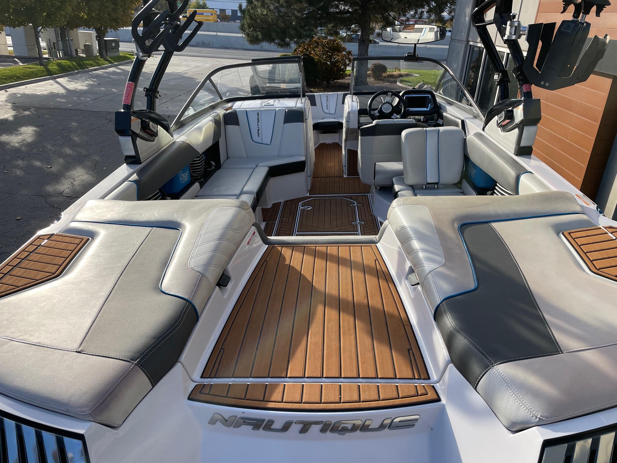 2015 NAUTIQUE G23 W/XR7 550HP SUPERCHARGED POWER PLANT