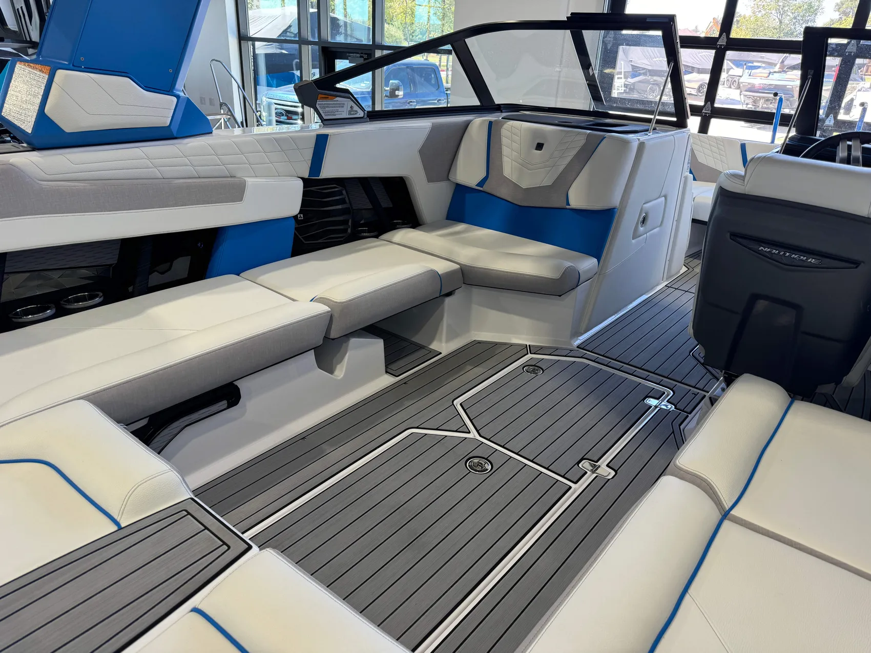 2024 Nautique G23