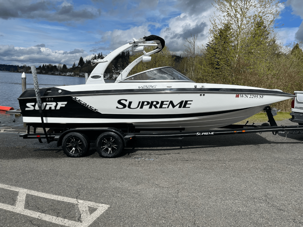 2013 Supreme V226**super low hours**