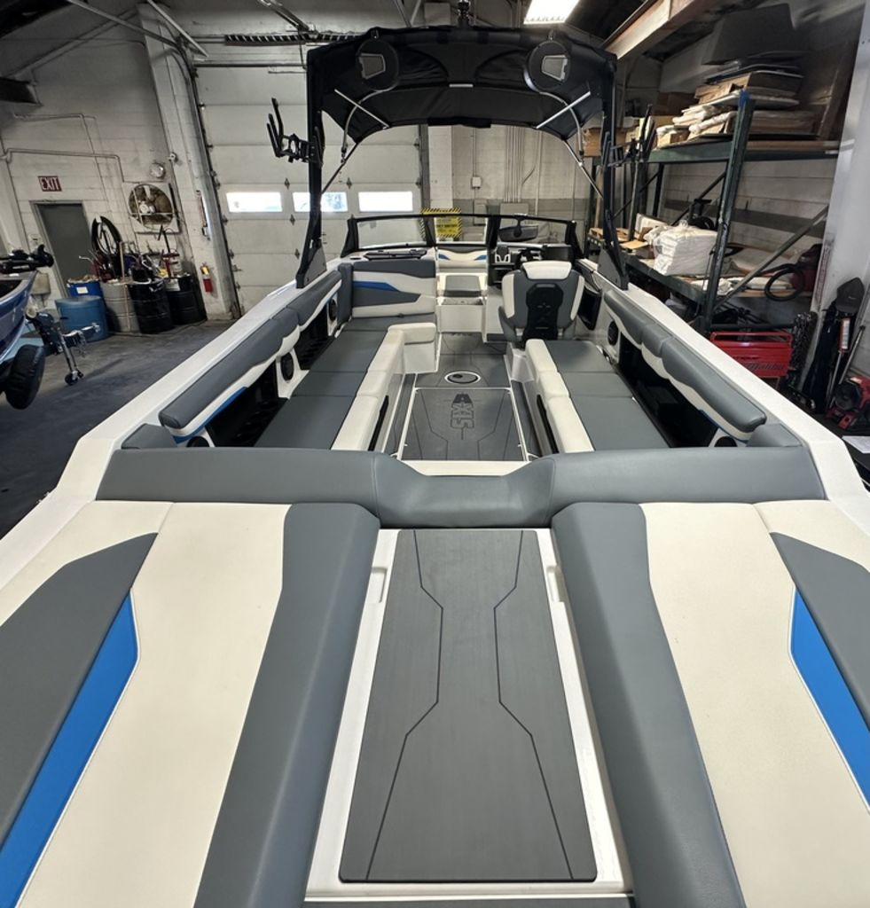 2024 Axis Wake Research T250
