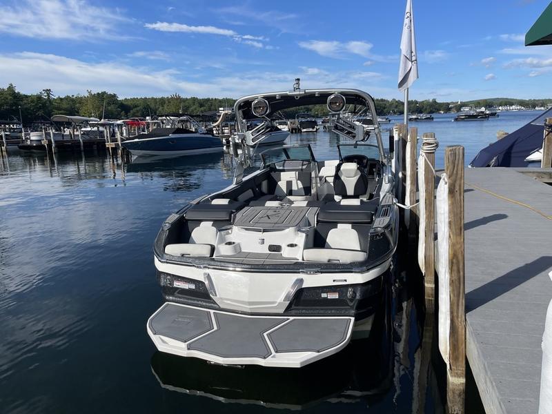 2019 MasterCraft X24
