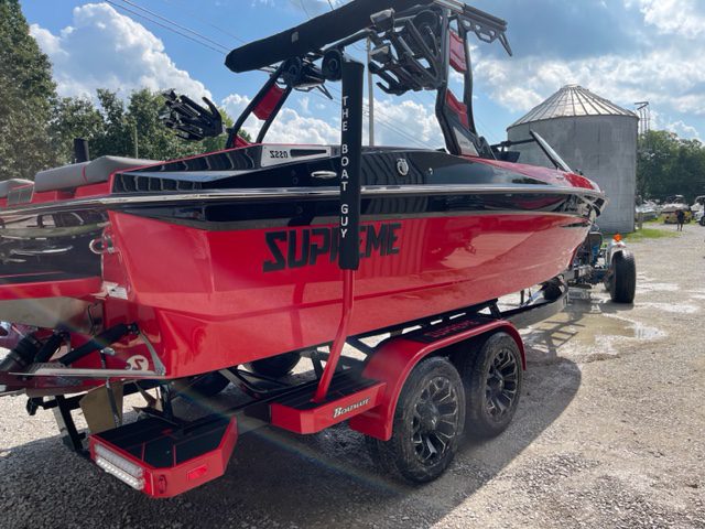 Supreme S220 GA Bulldog boat!
