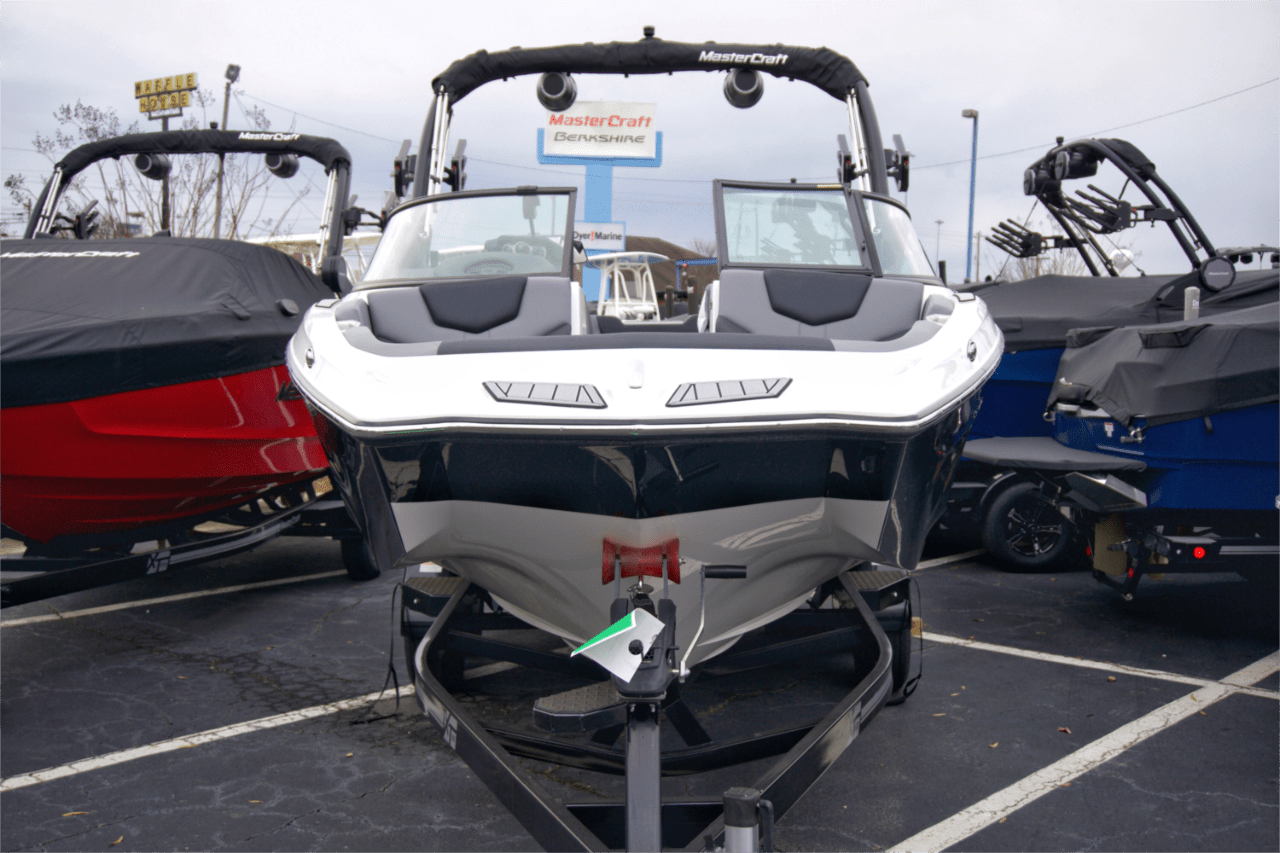 2024 MasterCraft XT22