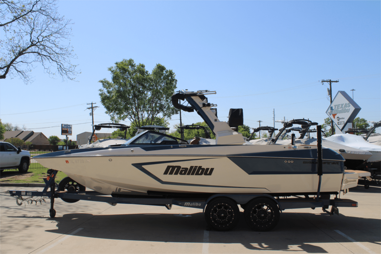 2022 Malibu 24 MXZ
