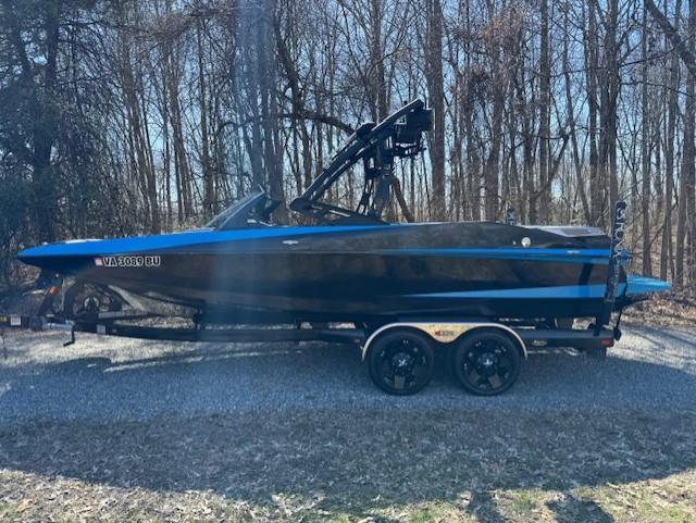 2012 Axis A22 Vandall