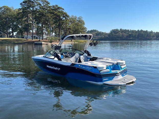 2024 MasterCraft XT24