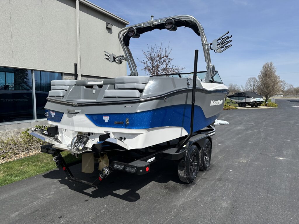 2024 MasterCraft XT22